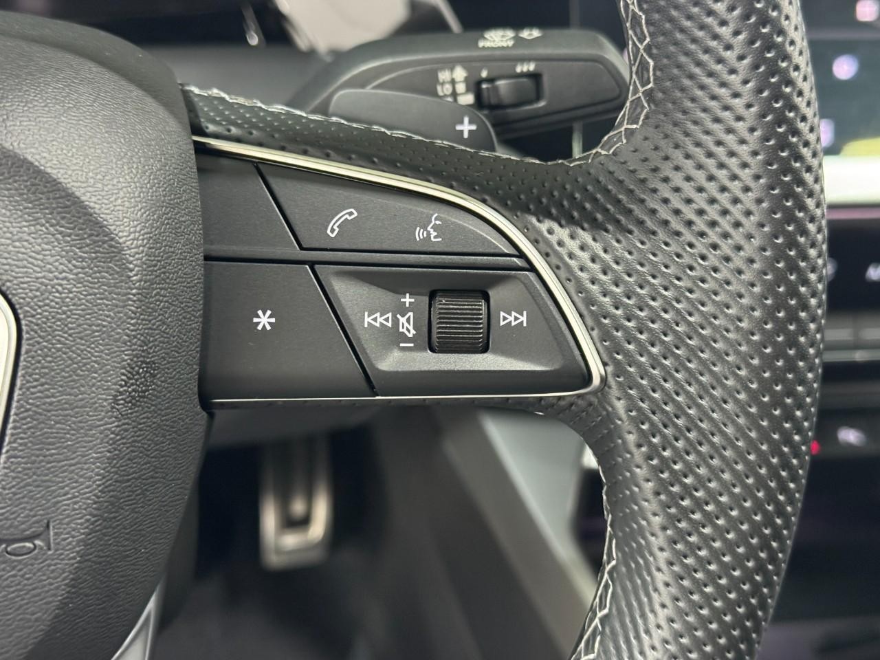 Audi S3 Vehicle Full-screen Gallery Image 34