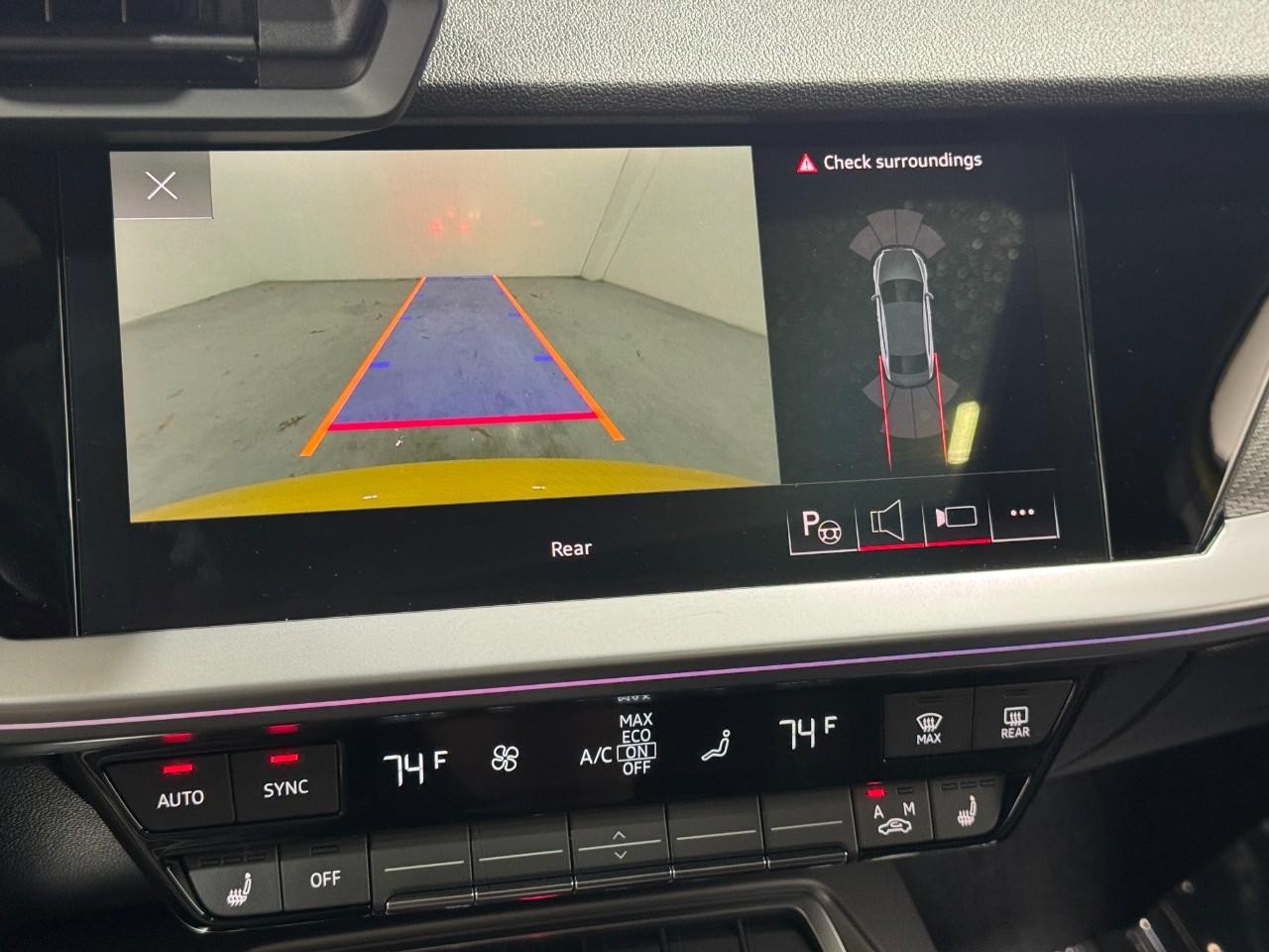 Audi S3 Vehicle Full-screen Gallery Image 36