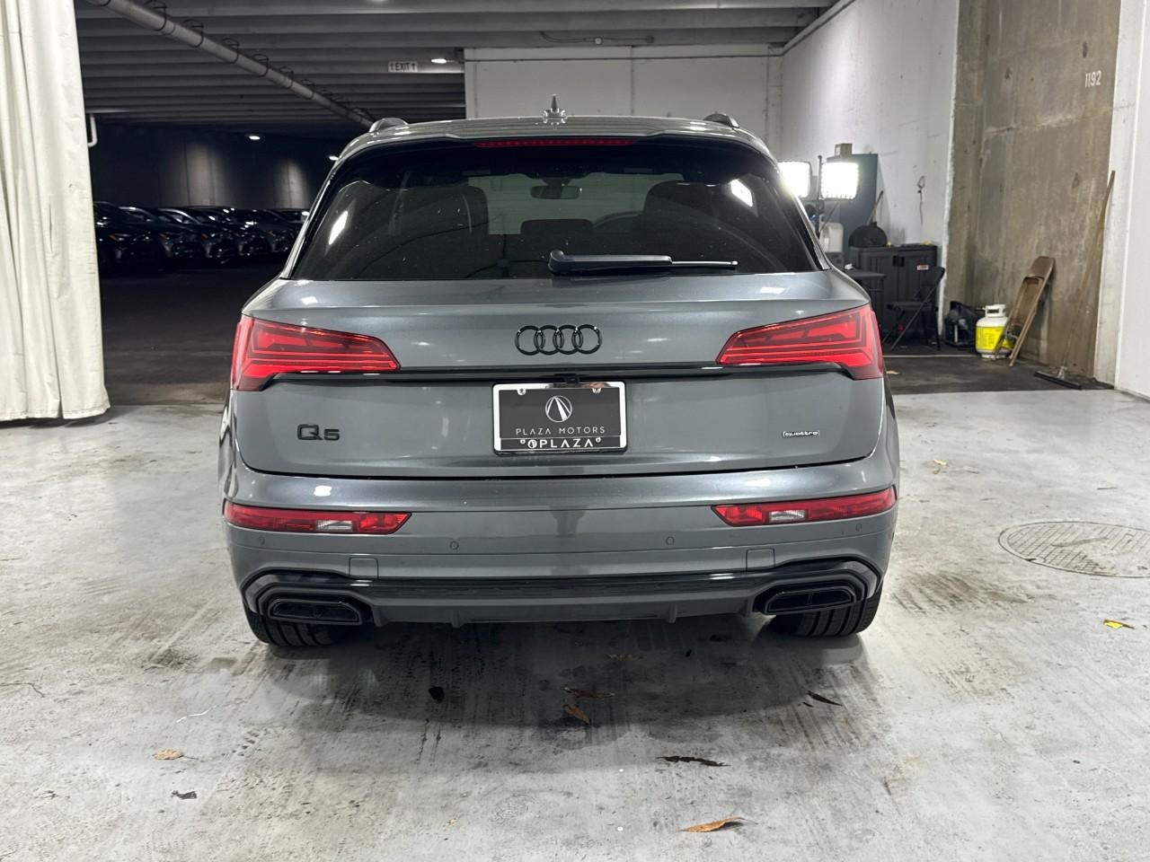 Audi Q5 Vehicle Full-screen Gallery Image 9