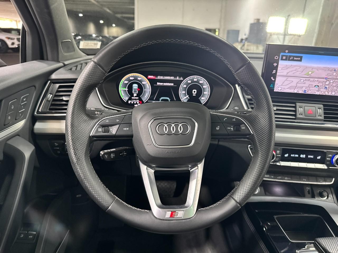 Audi Q5 Vehicle Full-screen Gallery Image 14