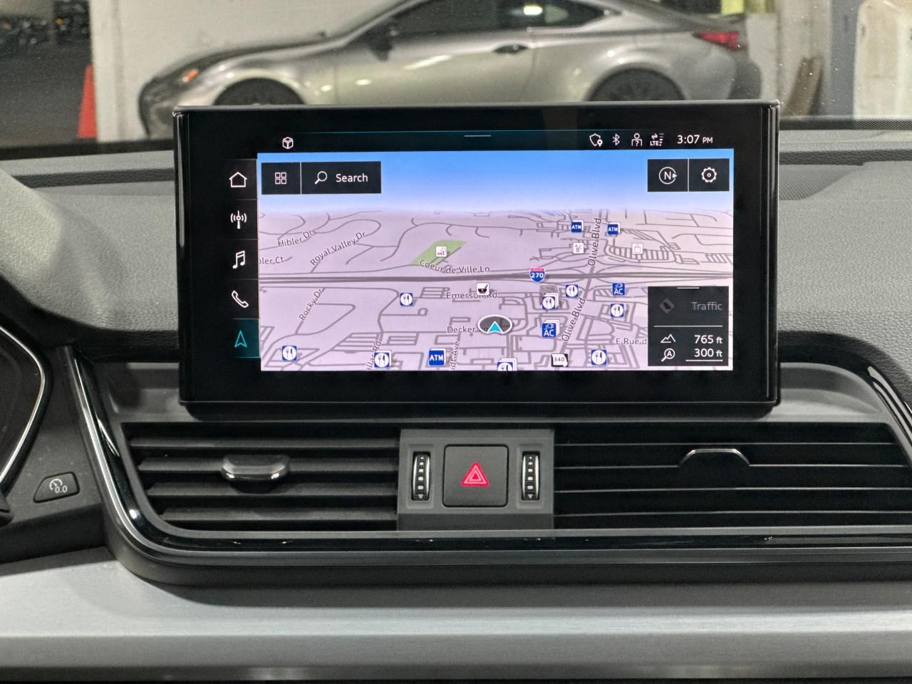 Audi Q5 Vehicle Full-screen Gallery Image 15