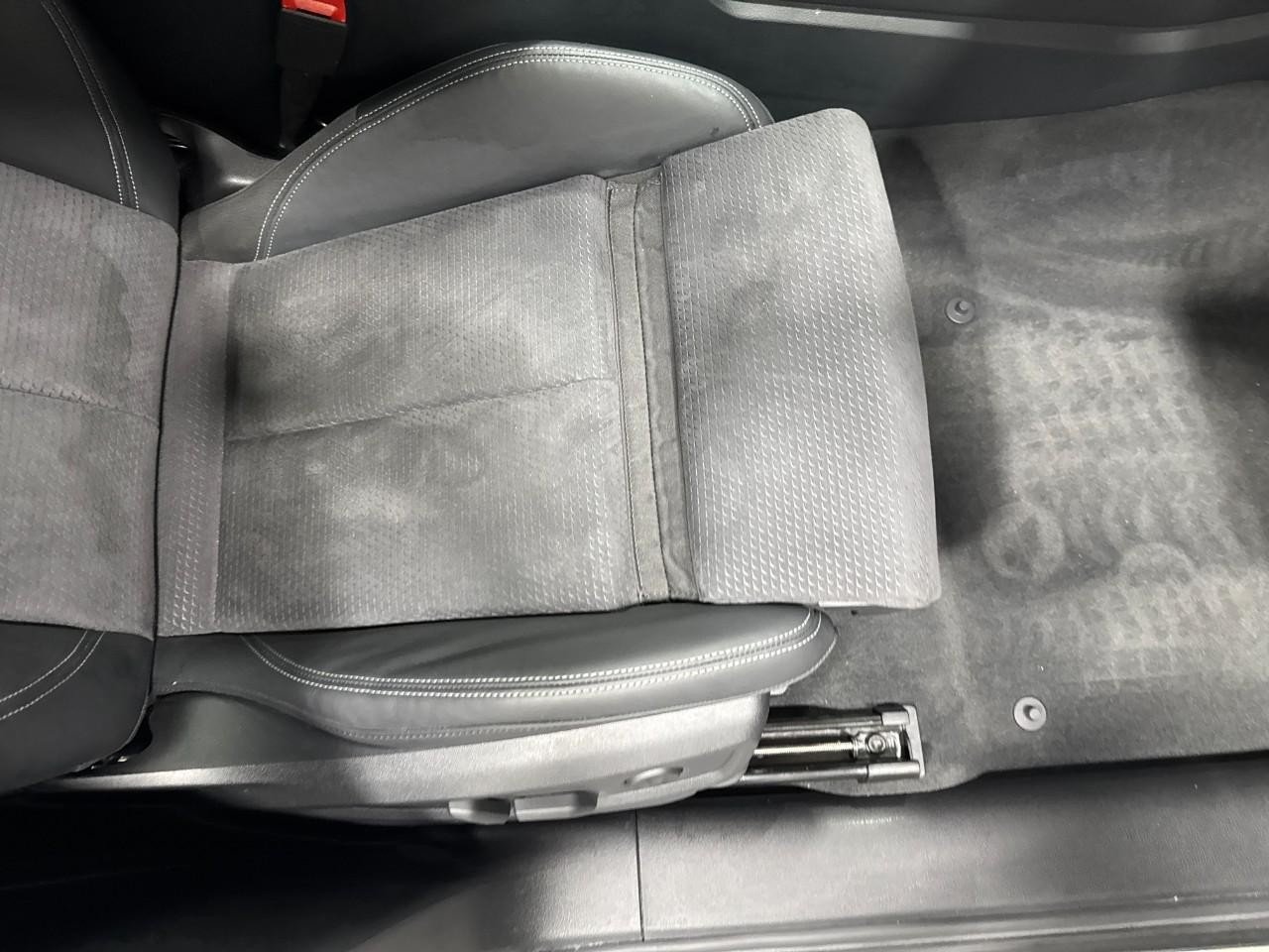 Audi Q5 Vehicle Full-screen Gallery Image 20