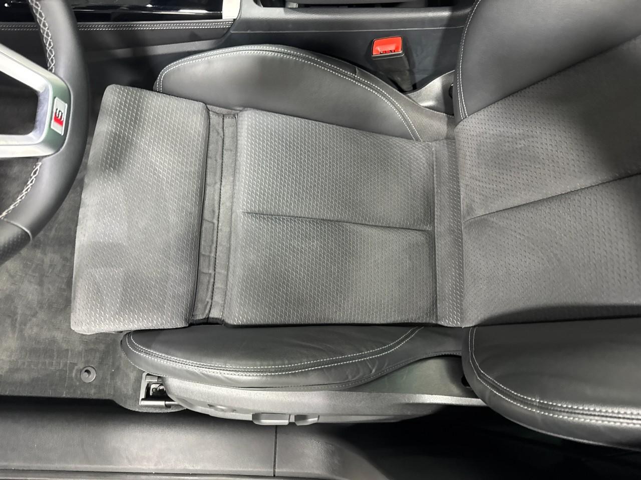 Audi Q5 Vehicle Full-screen Gallery Image 29