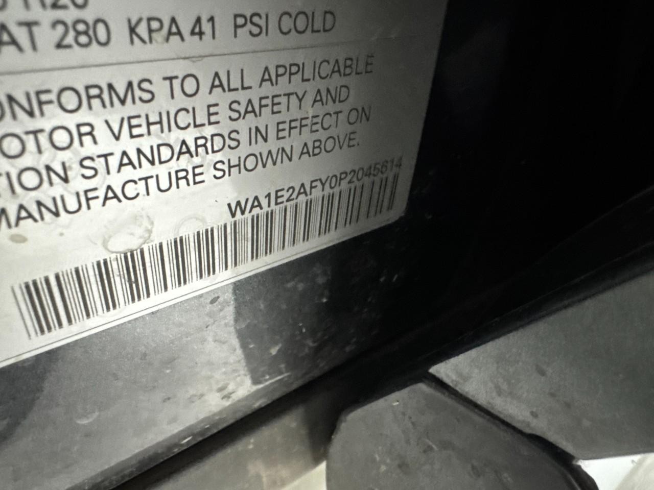 Audi Q5 Vehicle Full-screen Gallery Image 37