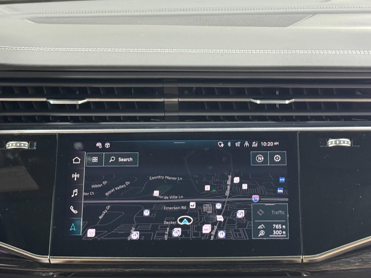 Audi Q7 Vehicle Full-screen Gallery Image 15