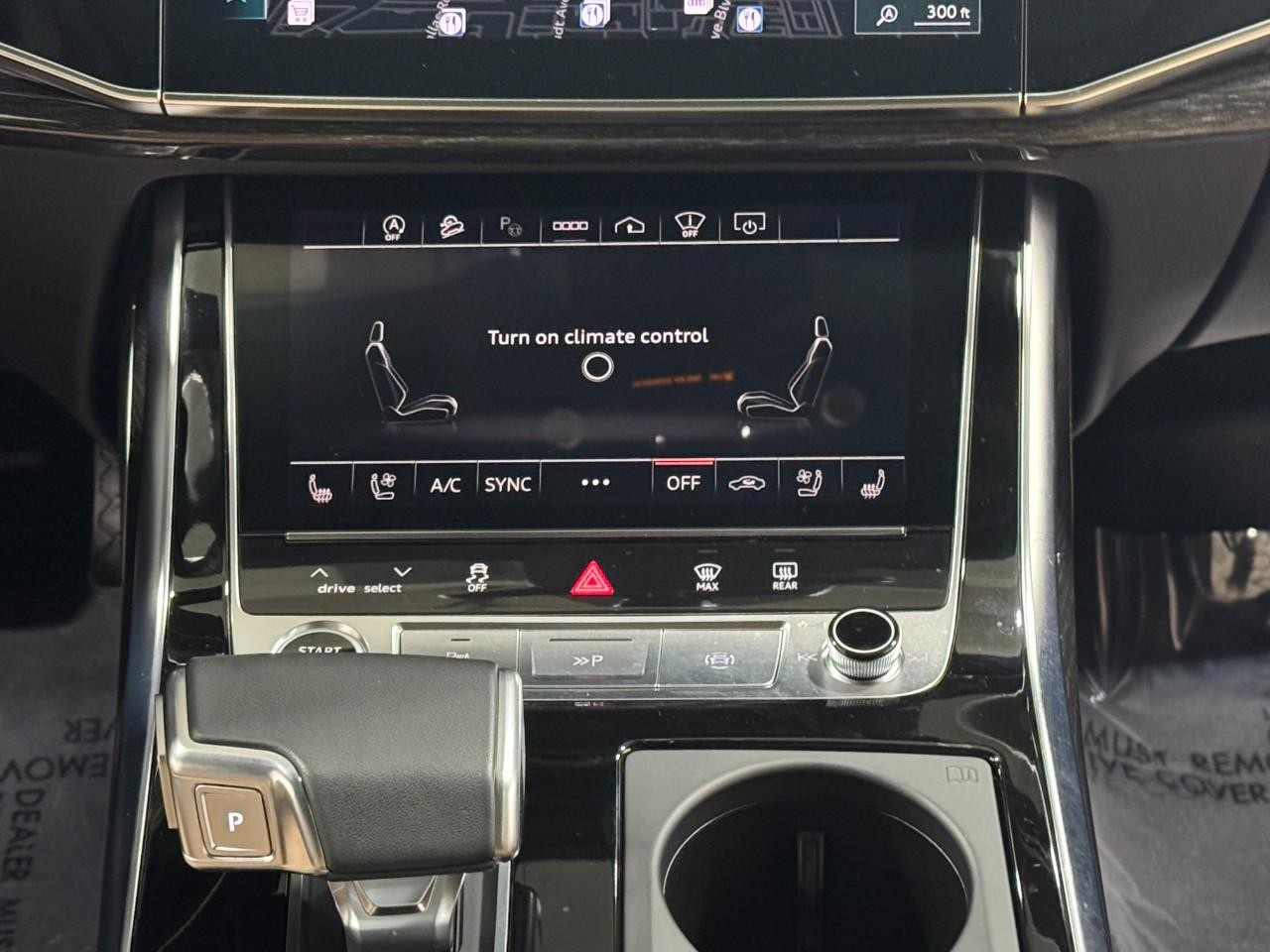 Audi Q7 Vehicle Full-screen Gallery Image 16