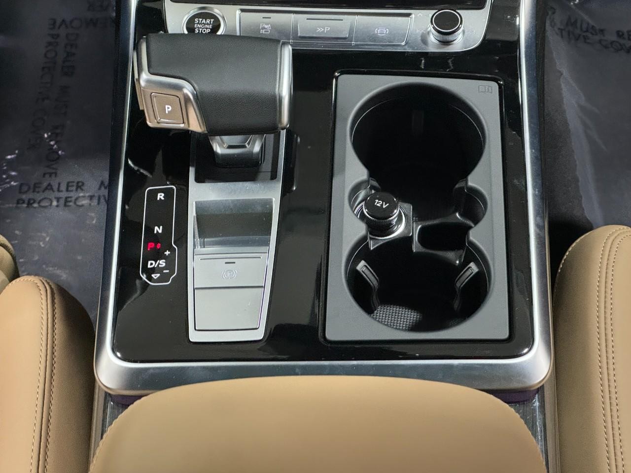 Audi Q7 Vehicle Full-screen Gallery Image 17