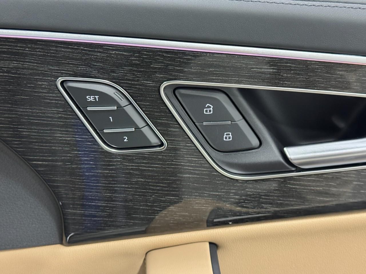 Audi Q7 Vehicle Full-screen Gallery Image 22