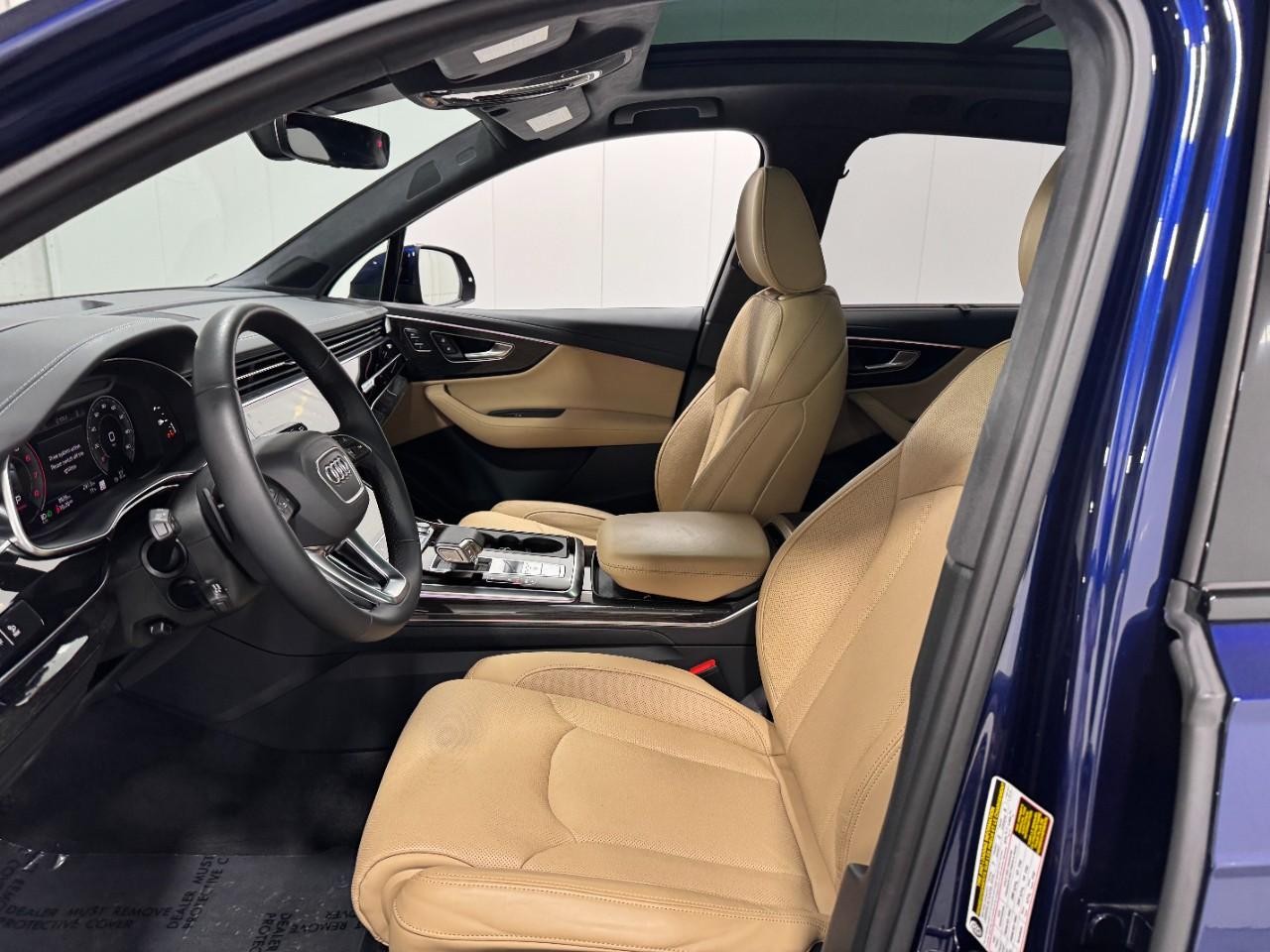 Audi Q7 Vehicle Full-screen Gallery Image 28