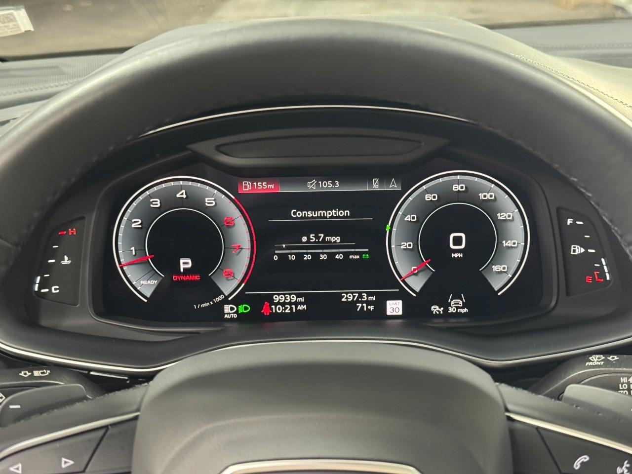 Audi Q7 Vehicle Full-screen Gallery Image 35