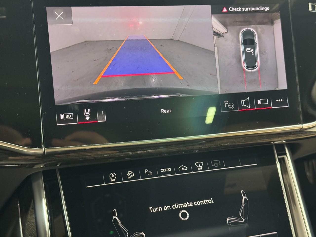 Audi Q7 Vehicle Full-screen Gallery Image 36