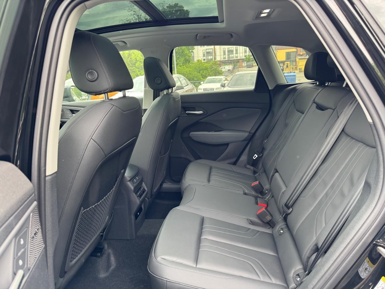 Audi Q3 Vehicle Full-screen Gallery Image 12