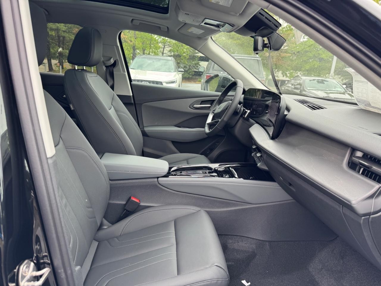 Audi Q3 Vehicle Full-screen Gallery Image 13
