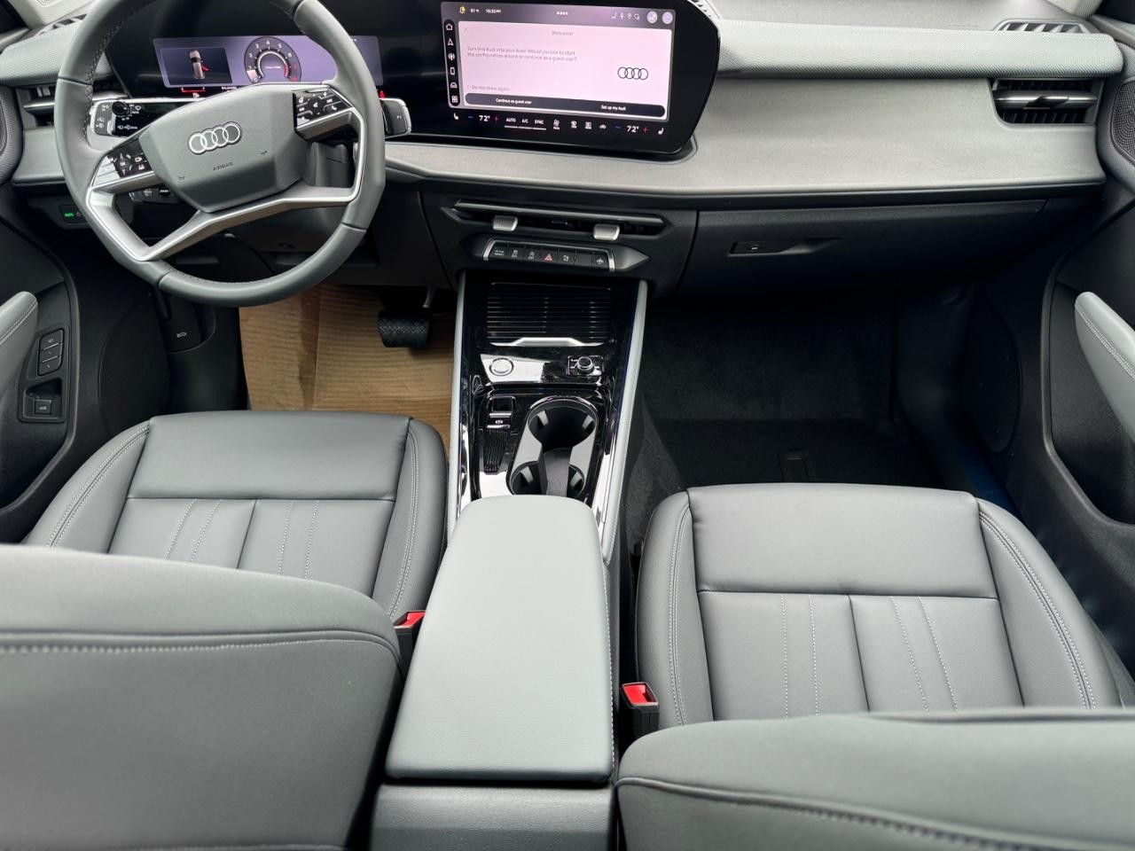 Audi Q3 Vehicle Full-screen Gallery Image 15