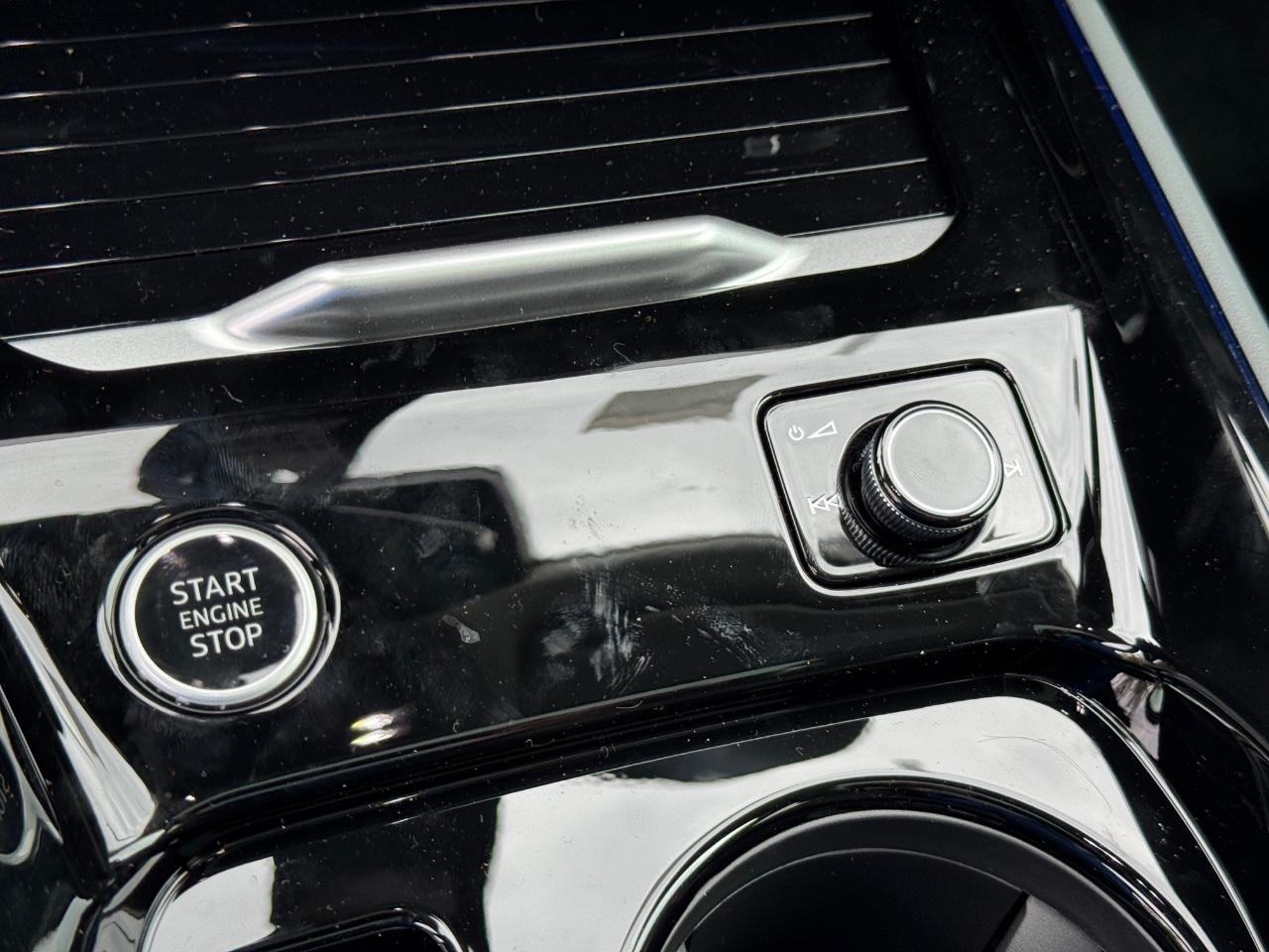 Audi Q3 Vehicle Full-screen Gallery Image 29