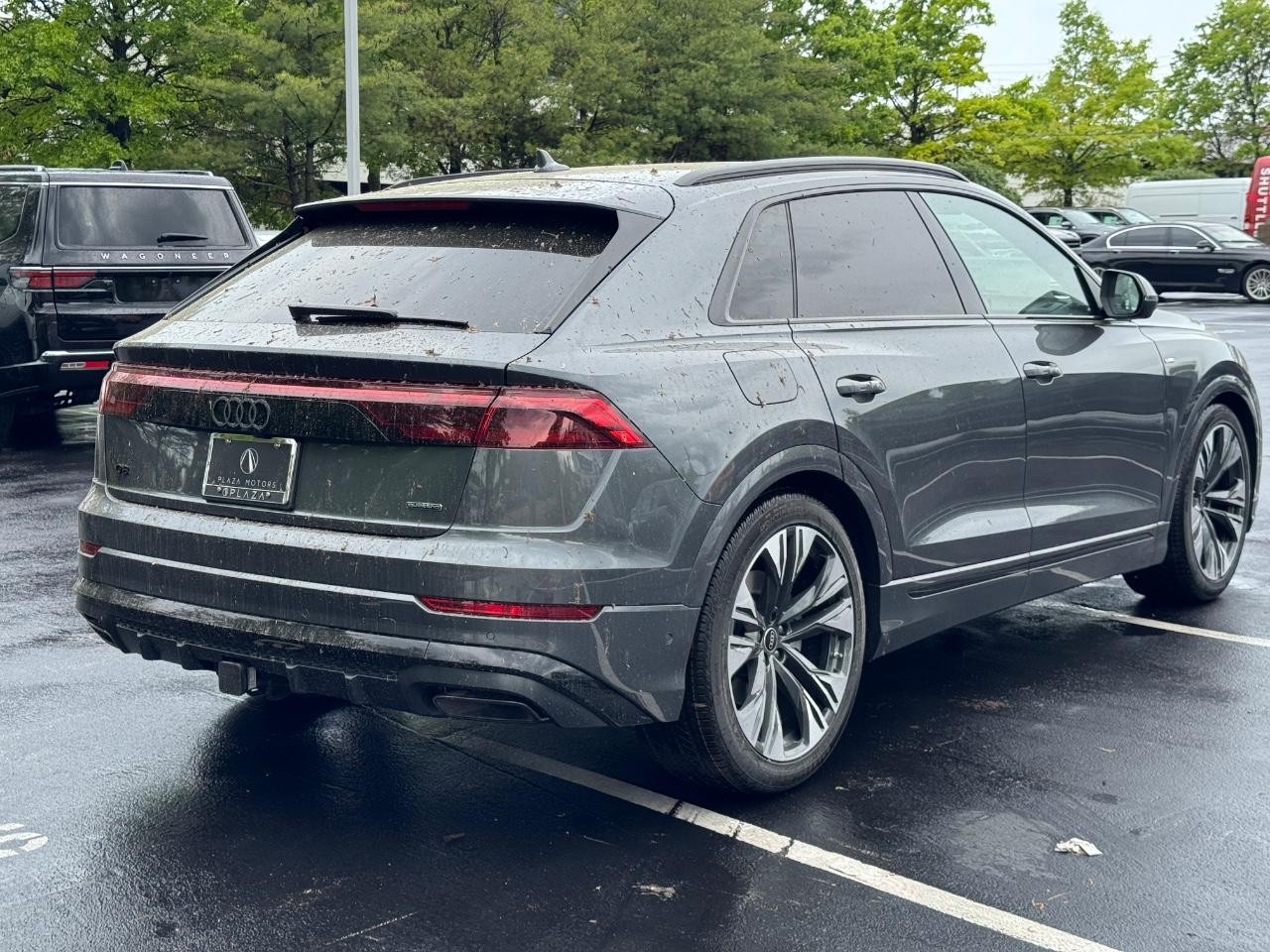 Audi Q8 Vehicle Full-screen Gallery Image 6