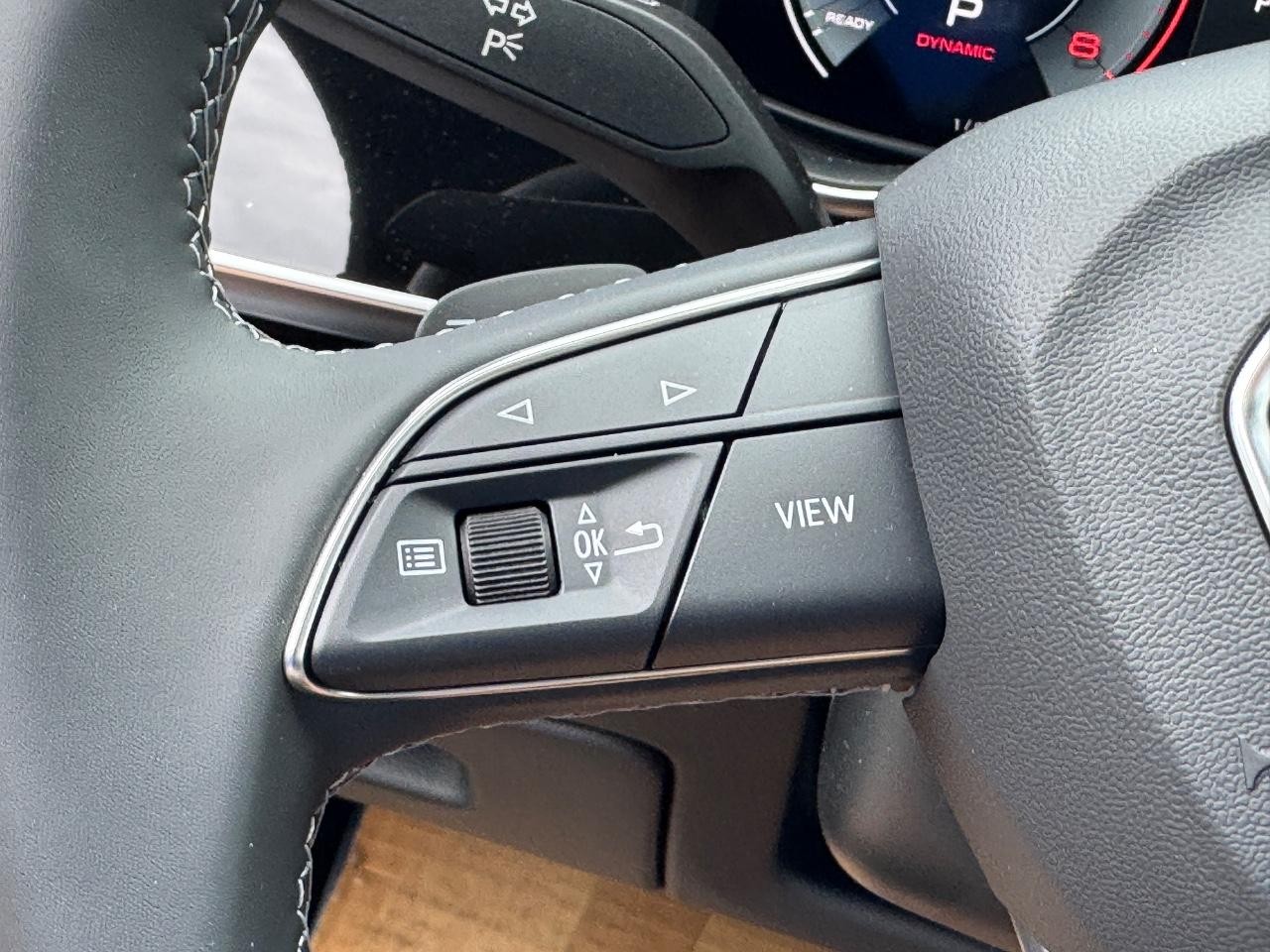 Audi Q8 Vehicle Full-screen Gallery Image 22