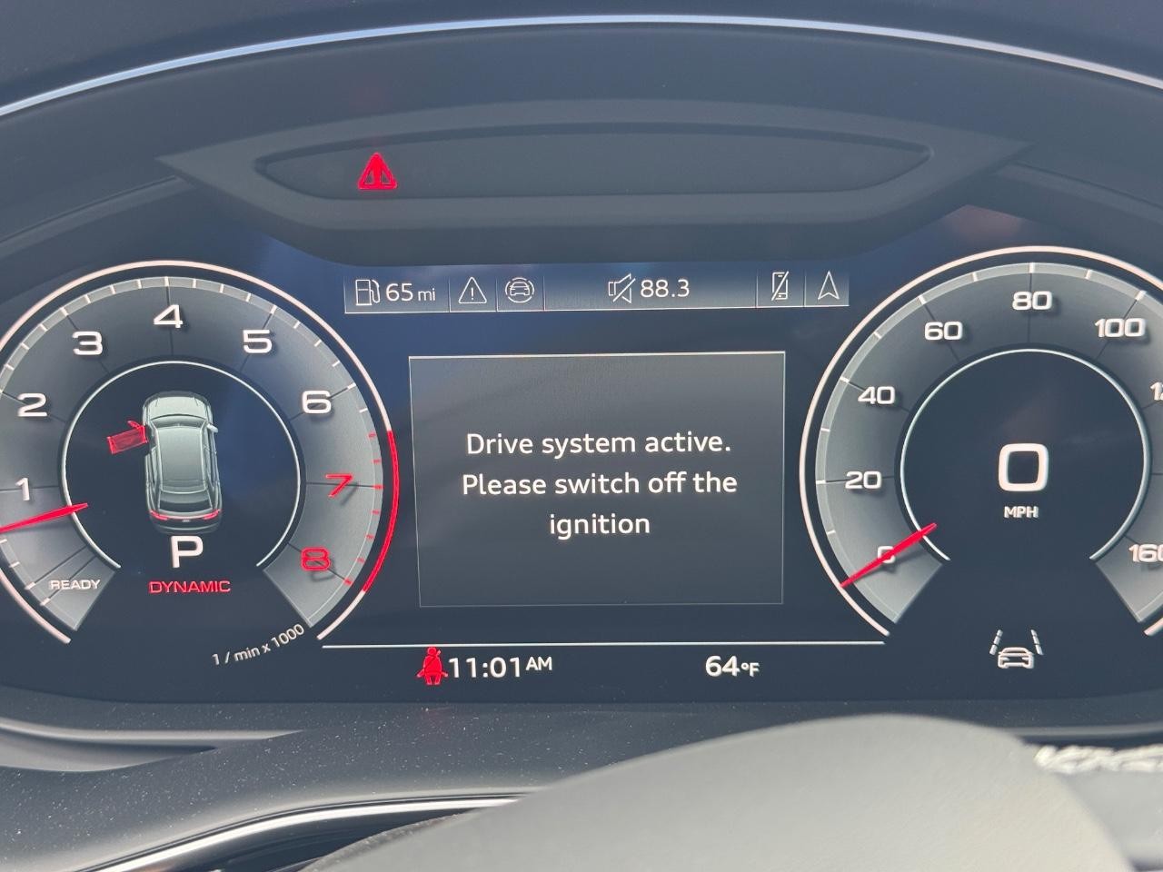 Audi Q8 Vehicle Full-screen Gallery Image 24