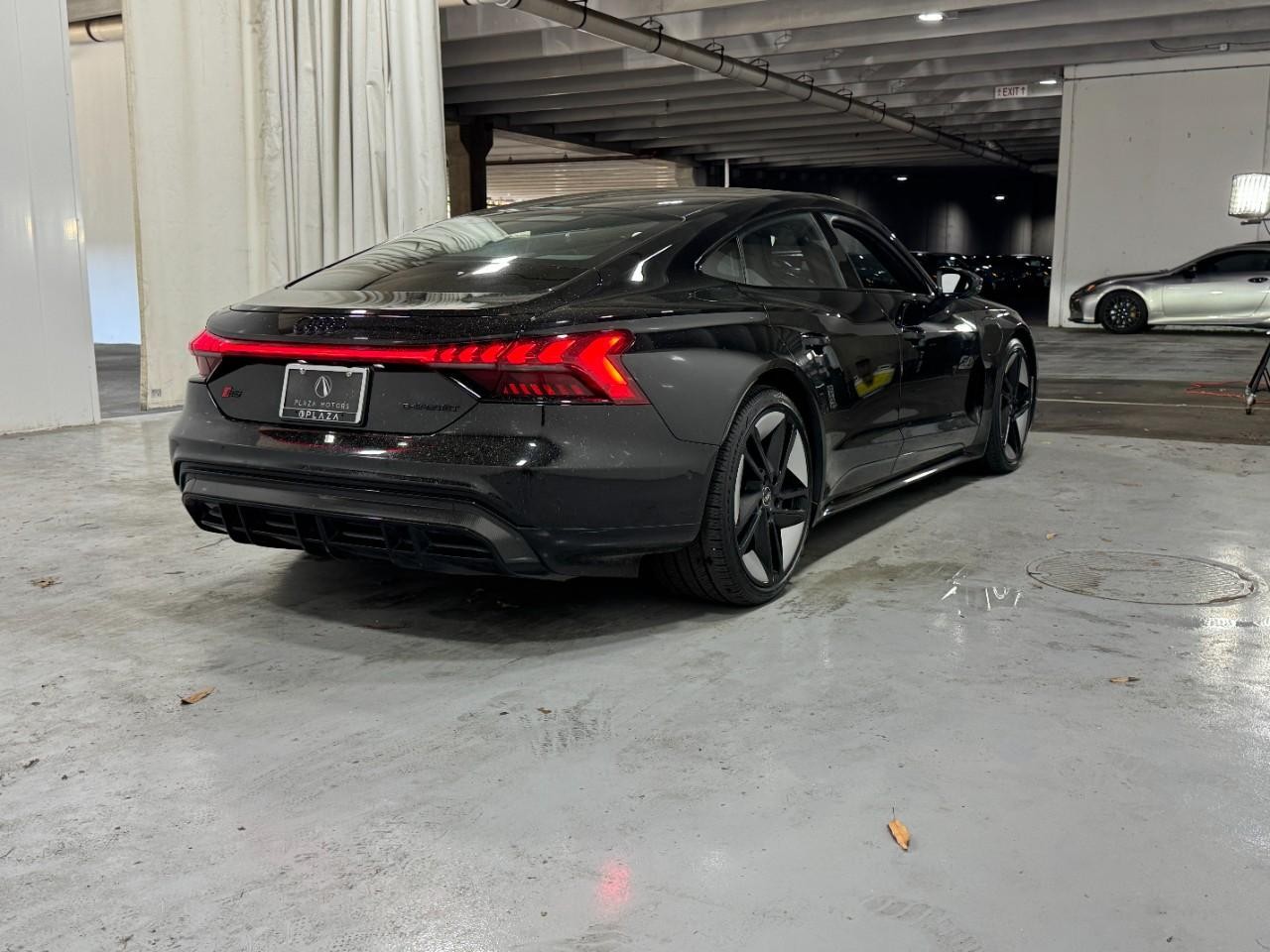 Audi RS e-tron GT Vehicle Full-screen Gallery Image 4