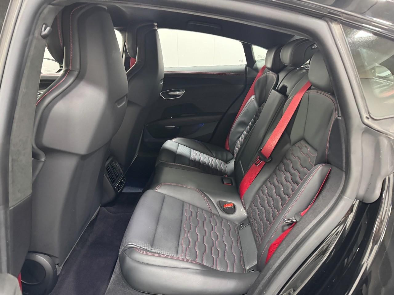 Audi RS e-tron GT Vehicle Full-screen Gallery Image 8