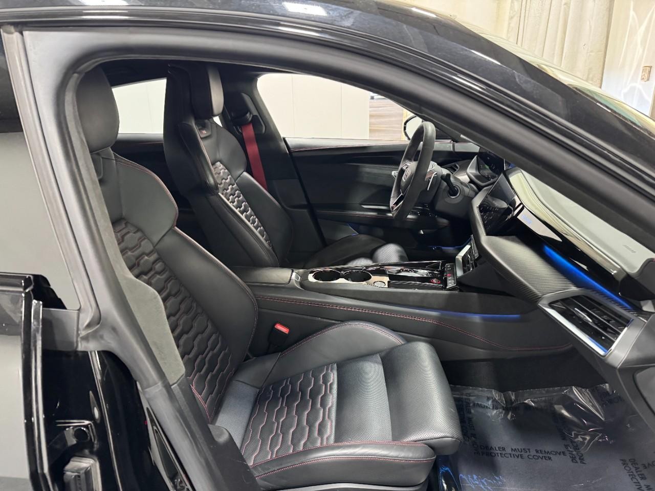 Audi RS e-tron GT Vehicle Full-screen Gallery Image 18