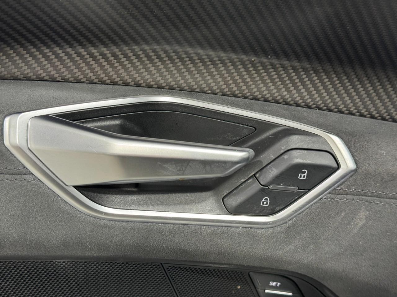 Audi RS e-tron GT Vehicle Full-screen Gallery Image 23
