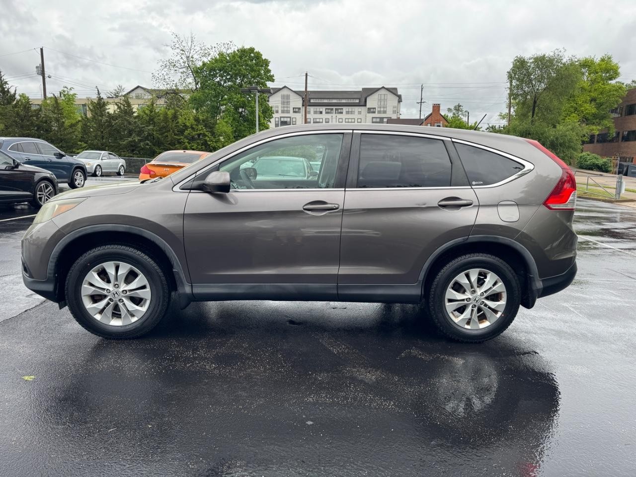 Honda CR-V Vehicle Full-screen Gallery Image 2