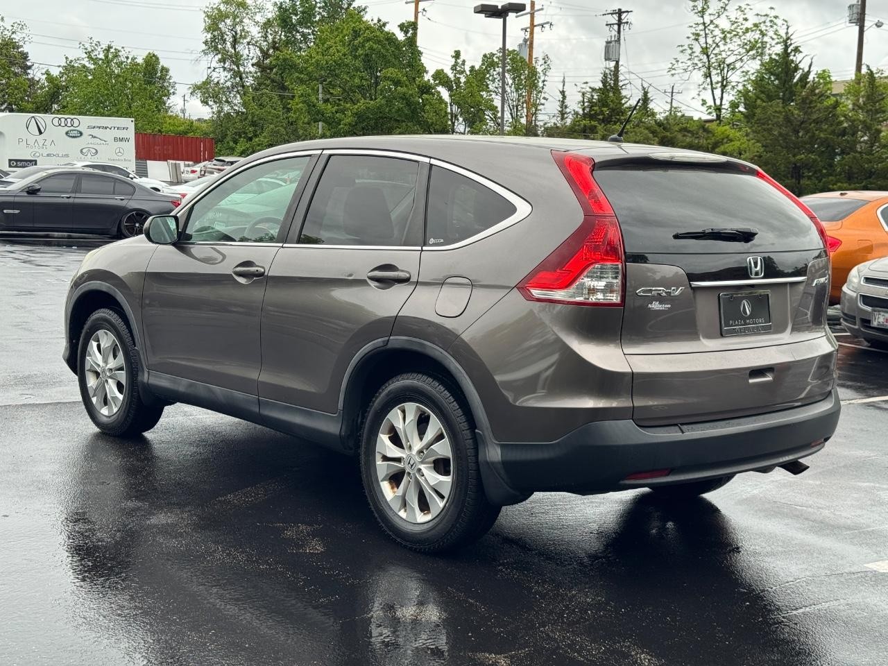 Honda CR-V Vehicle Full-screen Gallery Image 3