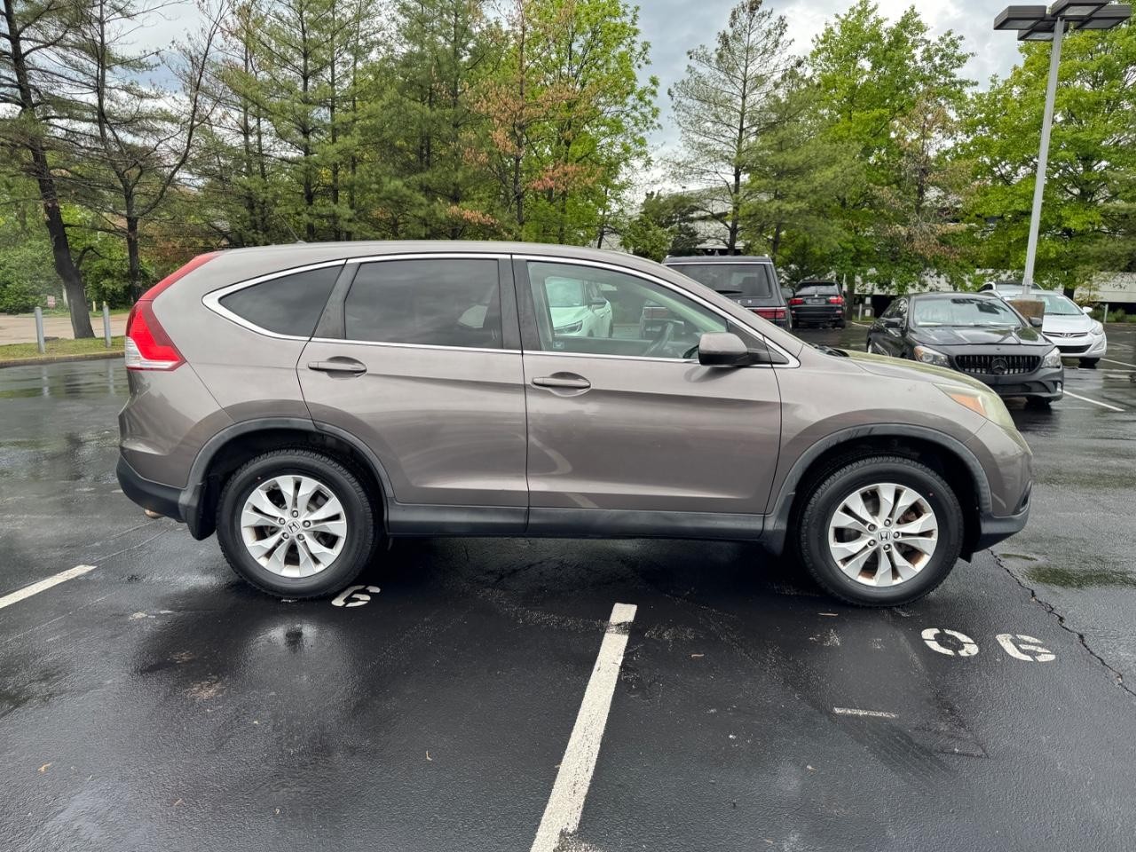 Honda CR-V Vehicle Full-screen Gallery Image 6