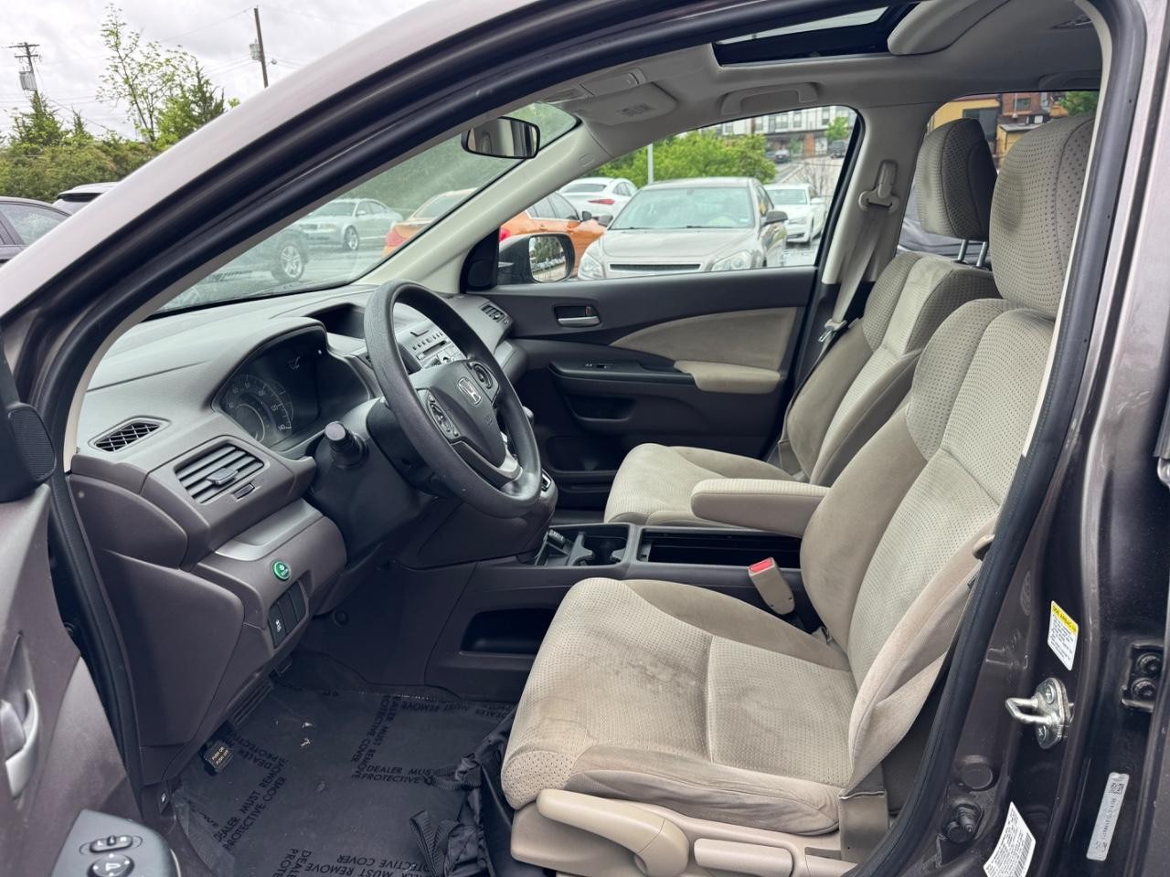 Honda CR-V Vehicle Full-screen Gallery Image 15