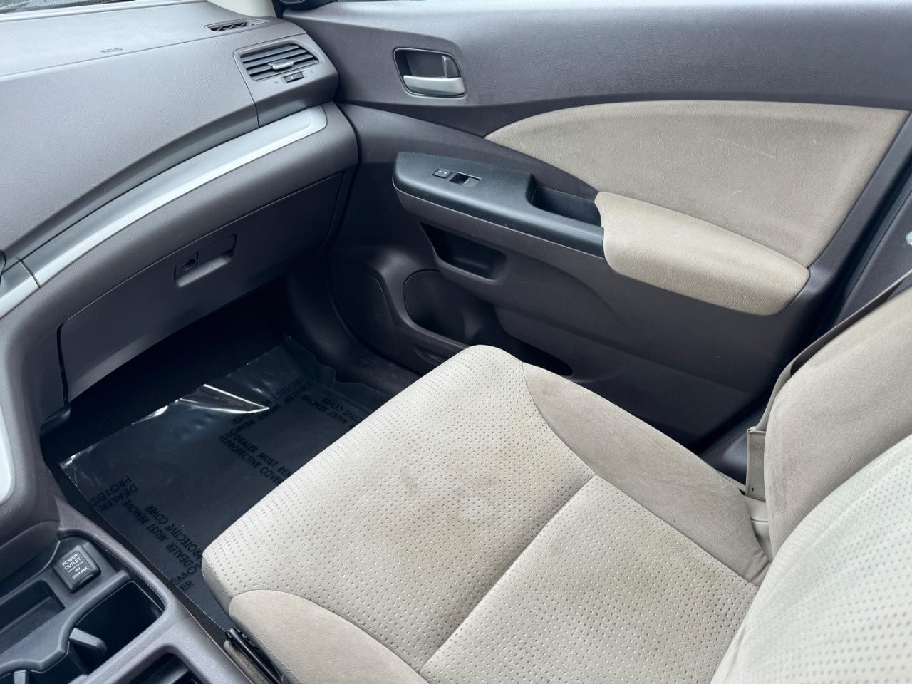 Honda CR-V Vehicle Full-screen Gallery Image 16
