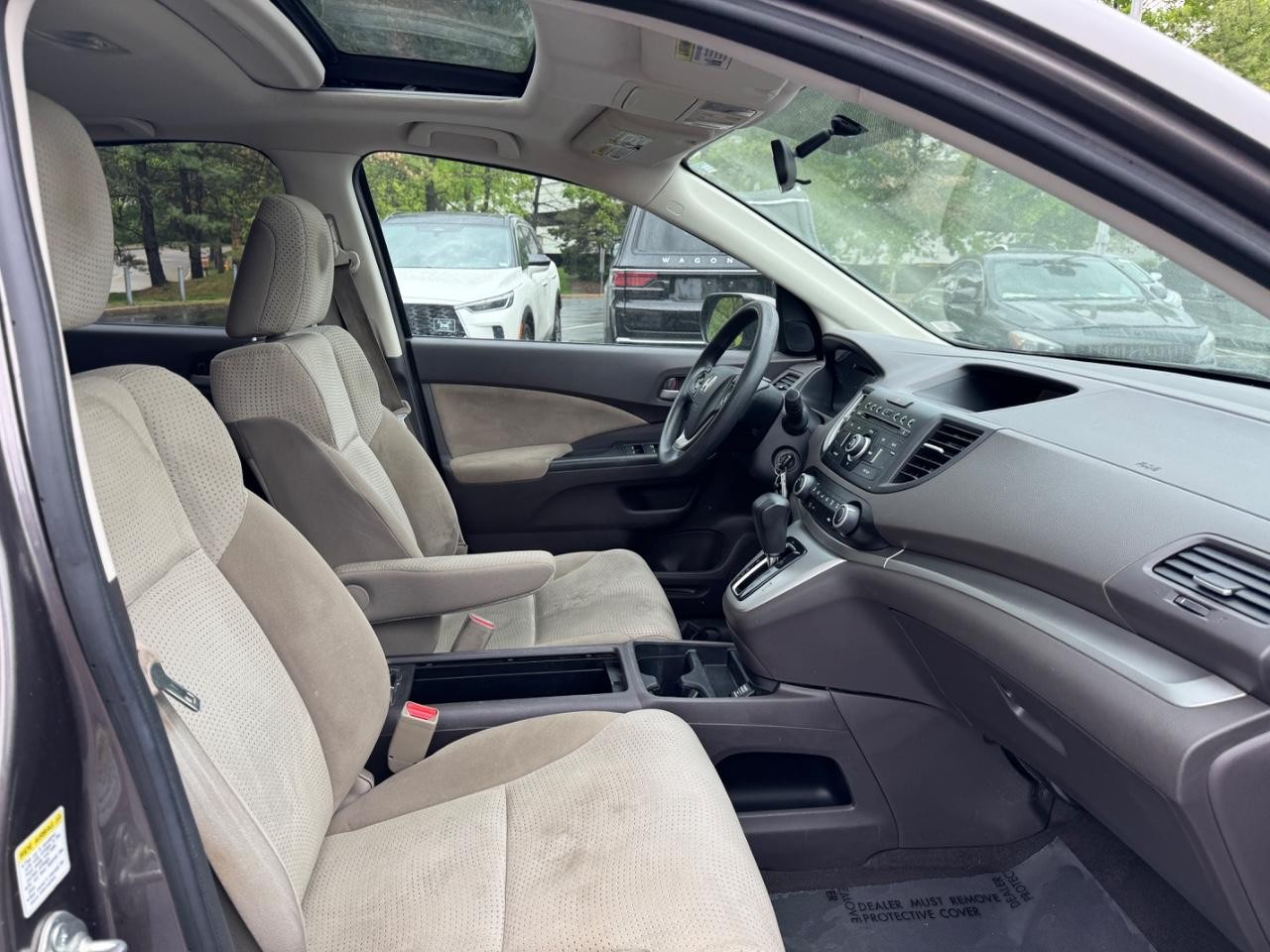 Honda CR-V Vehicle Full-screen Gallery Image 19