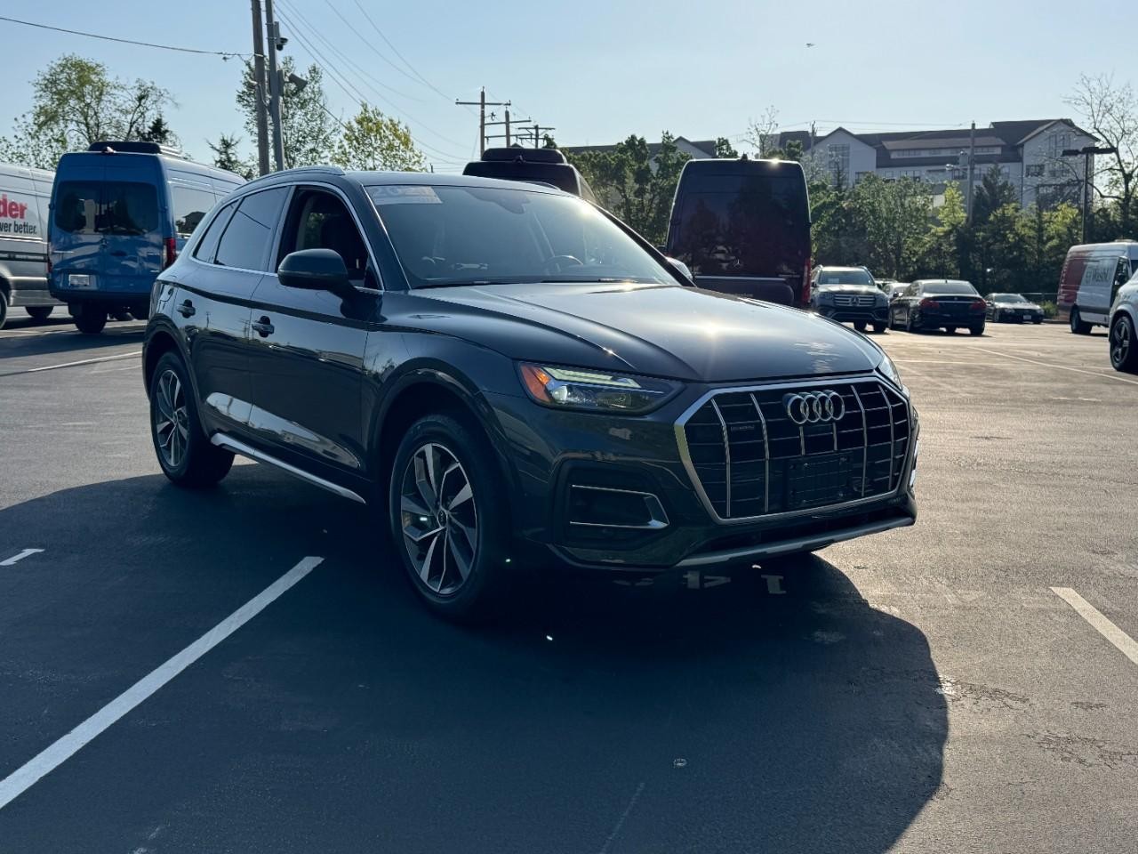 Audi Q5 Vehicle Full-screen Gallery Image 6
