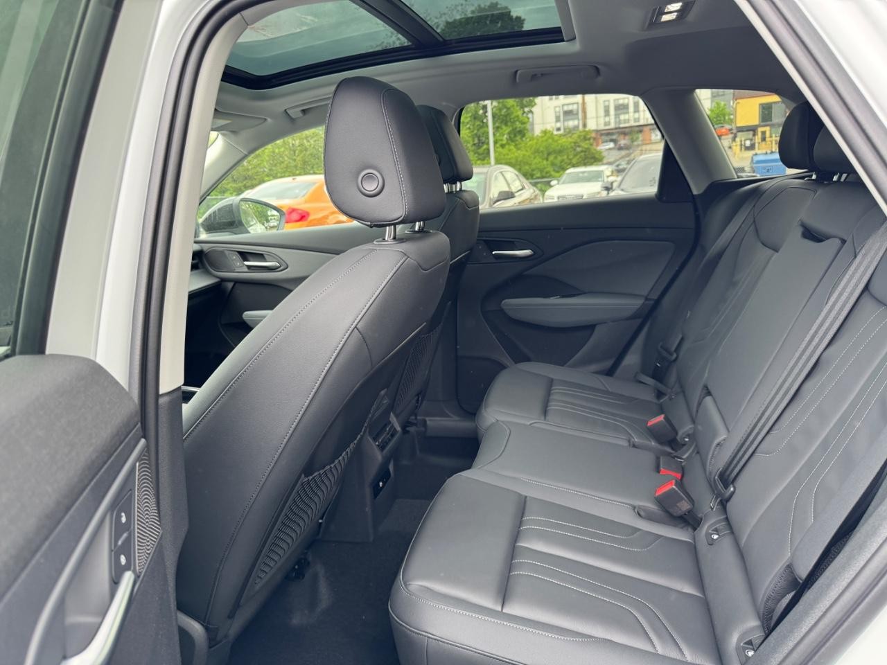 Audi Q3 Vehicle Full-screen Gallery Image 12