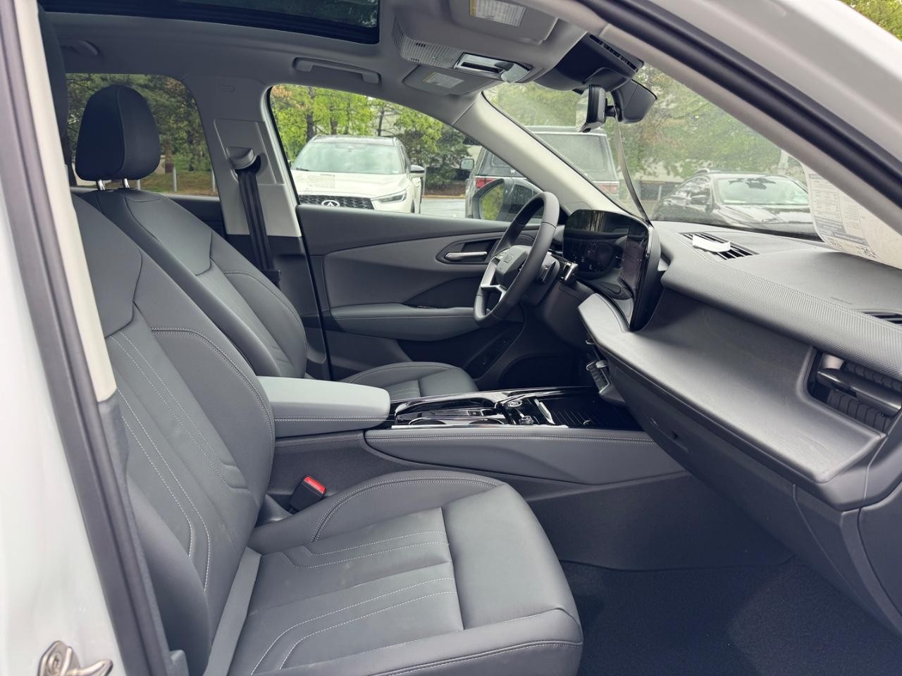 Audi Q3 Vehicle Full-screen Gallery Image 13