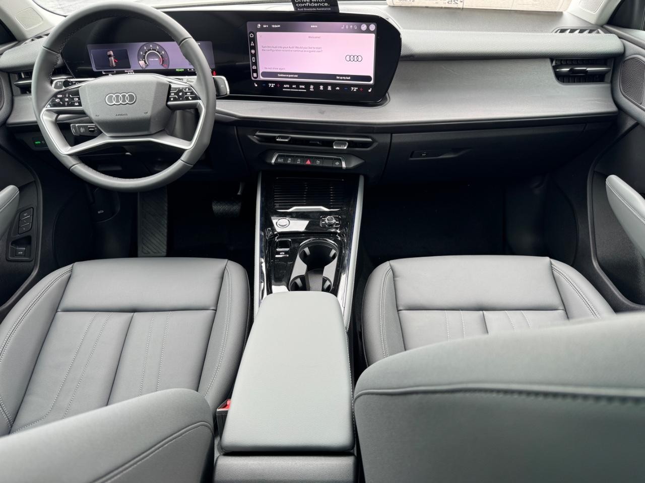 Audi Q3 Vehicle Full-screen Gallery Image 16