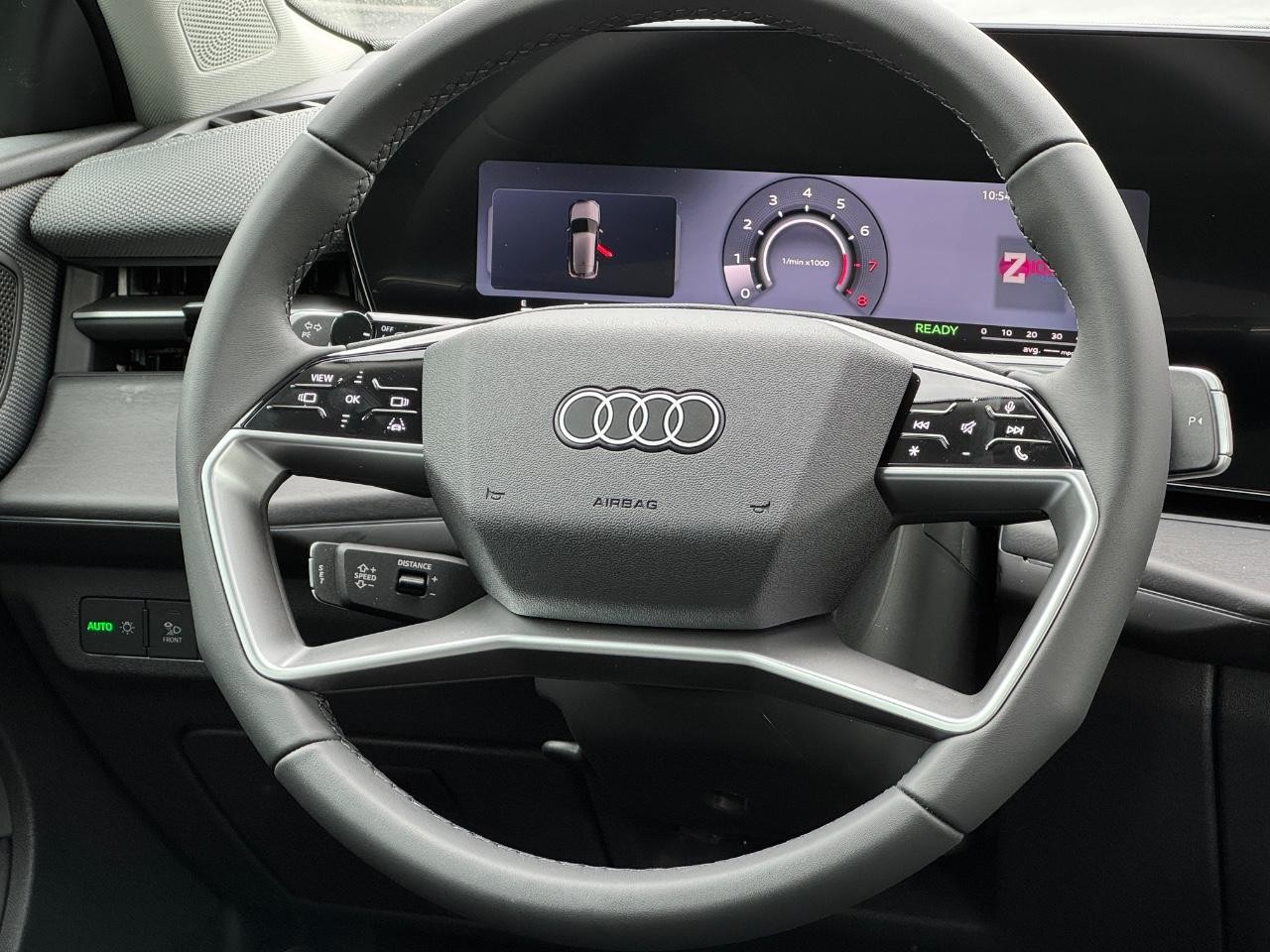 Audi Q3 Vehicle Full-screen Gallery Image 17