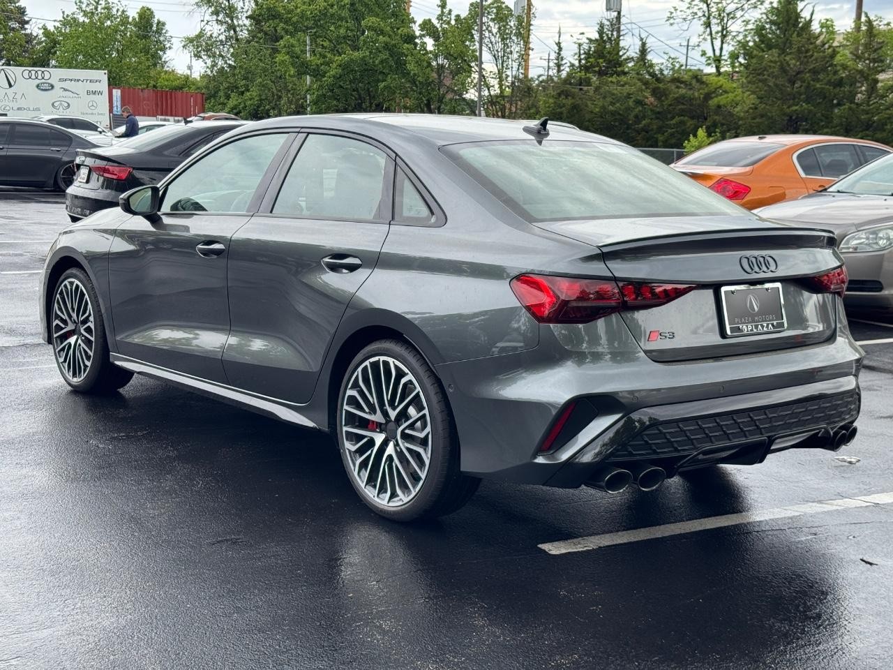 Audi S3 Vehicle Full-screen Gallery Image 3