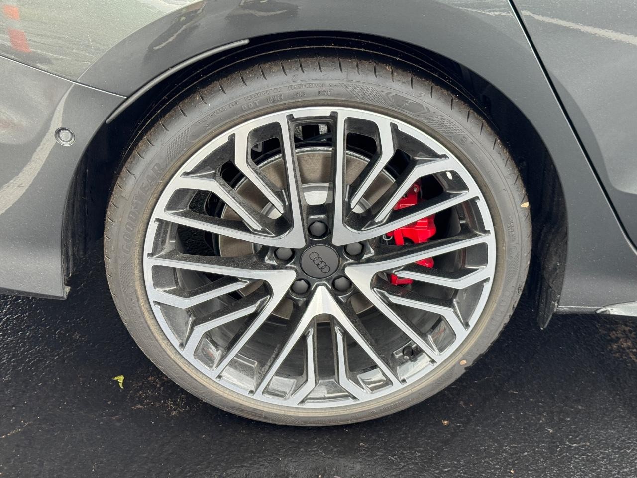Audi S3 Vehicle Full-screen Gallery Image 7