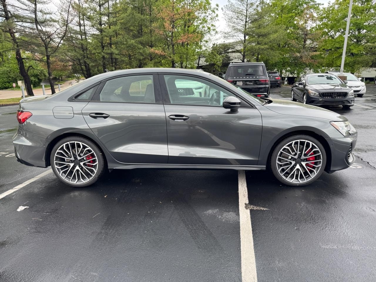 Audi S3 Vehicle Full-screen Gallery Image 8