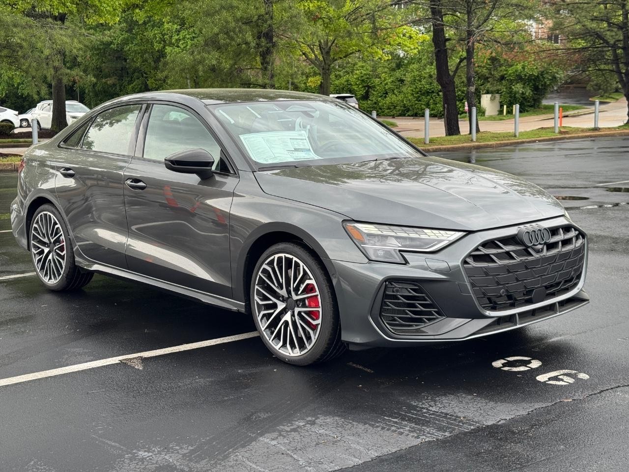 Audi S3 Vehicle Full-screen Gallery Image 9