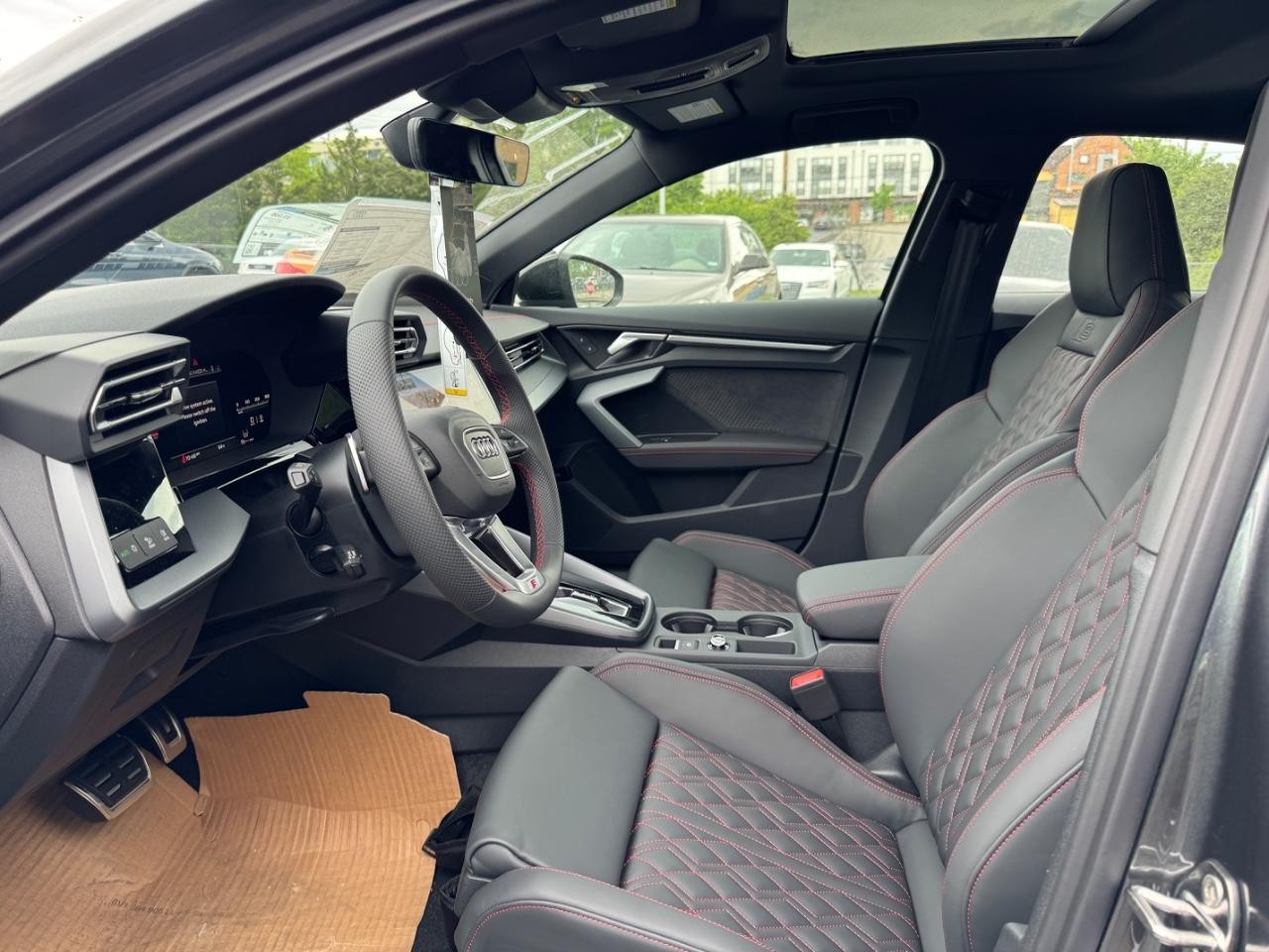 Audi S3 Vehicle Full-screen Gallery Image 11