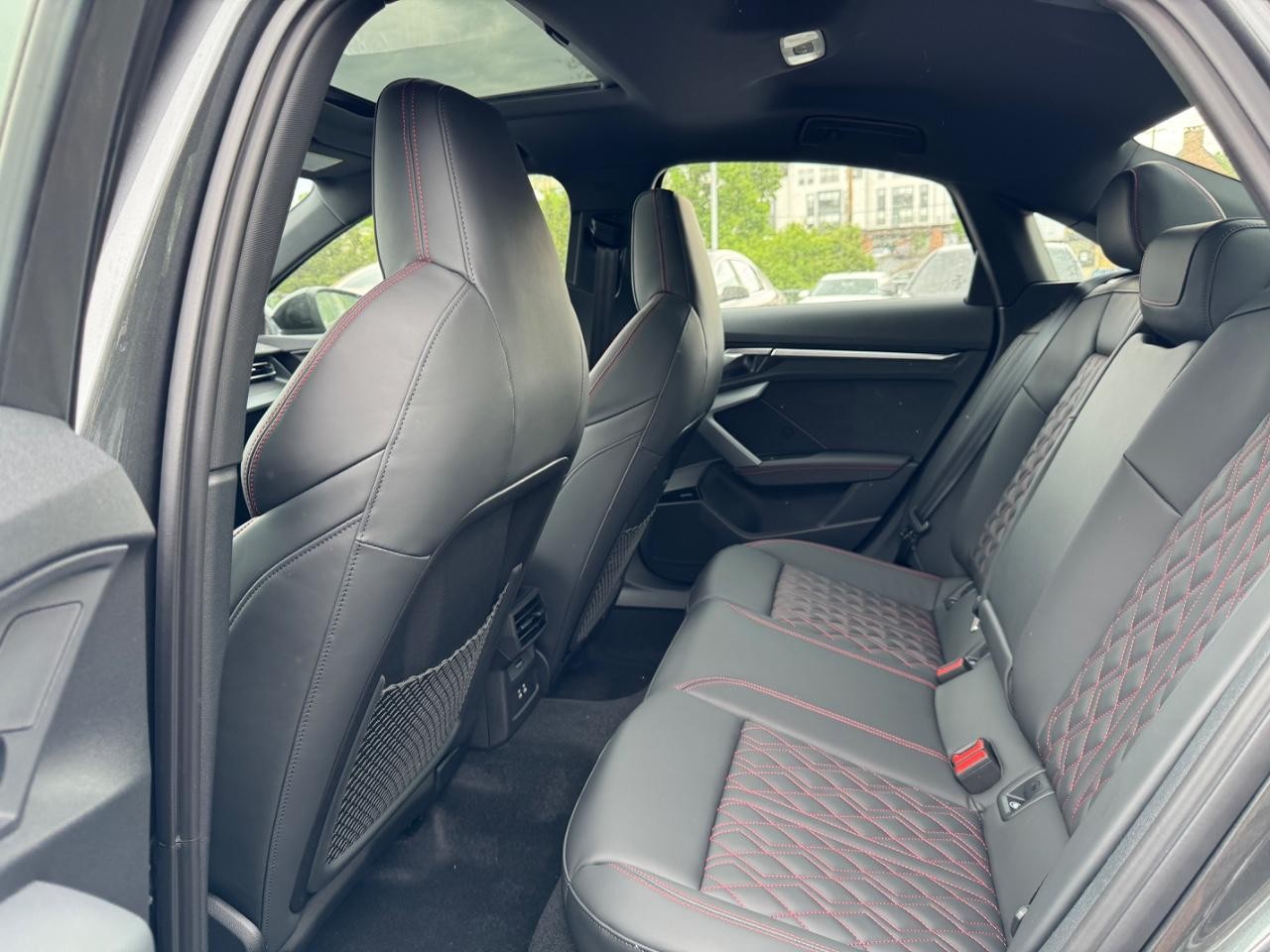 Audi S3 Vehicle Full-screen Gallery Image 12