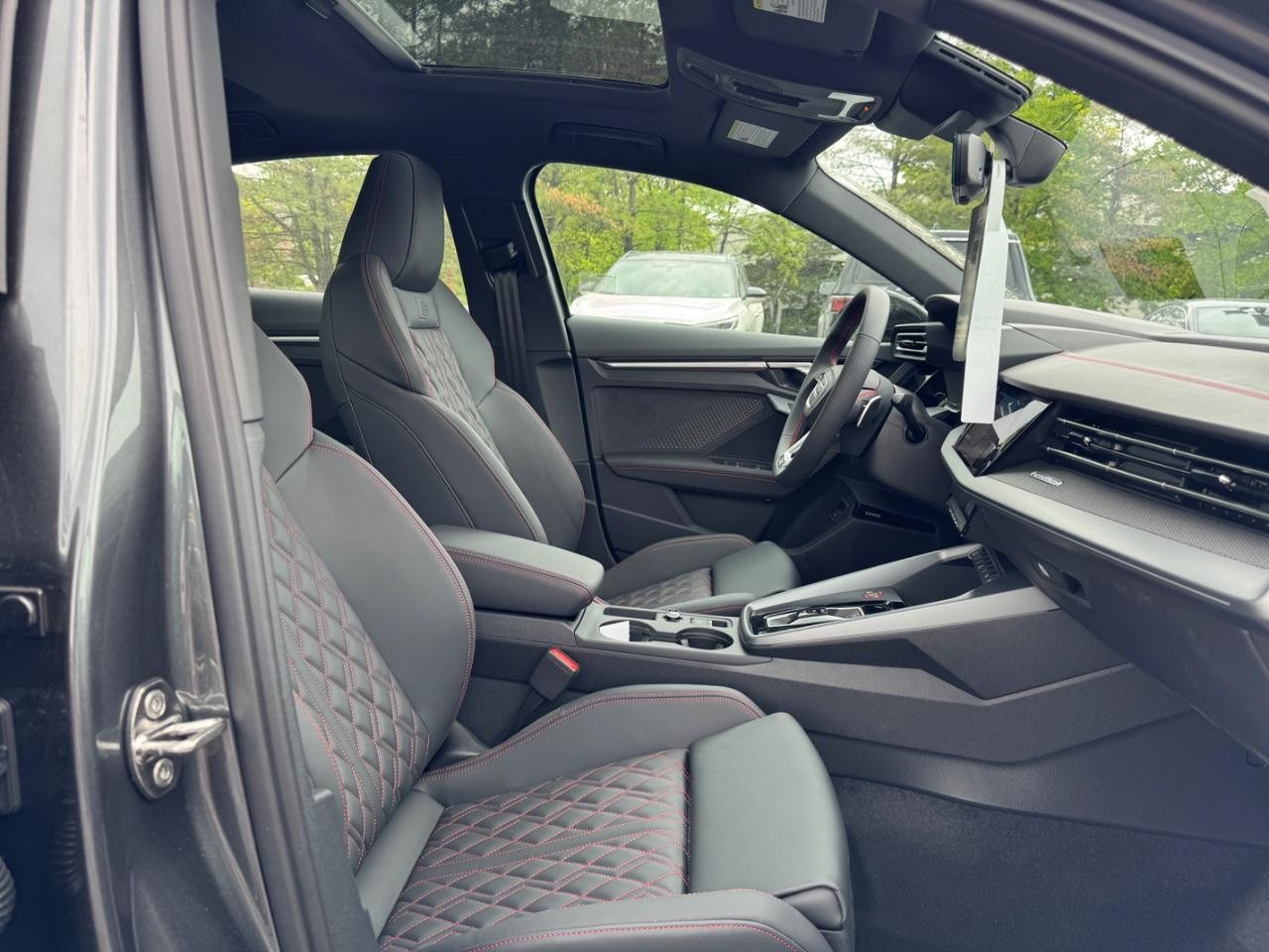 Audi S3 Vehicle Full-screen Gallery Image 13