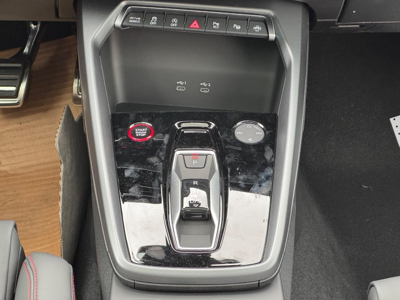 Audi S3 Vehicle Full-screen Gallery Image 18