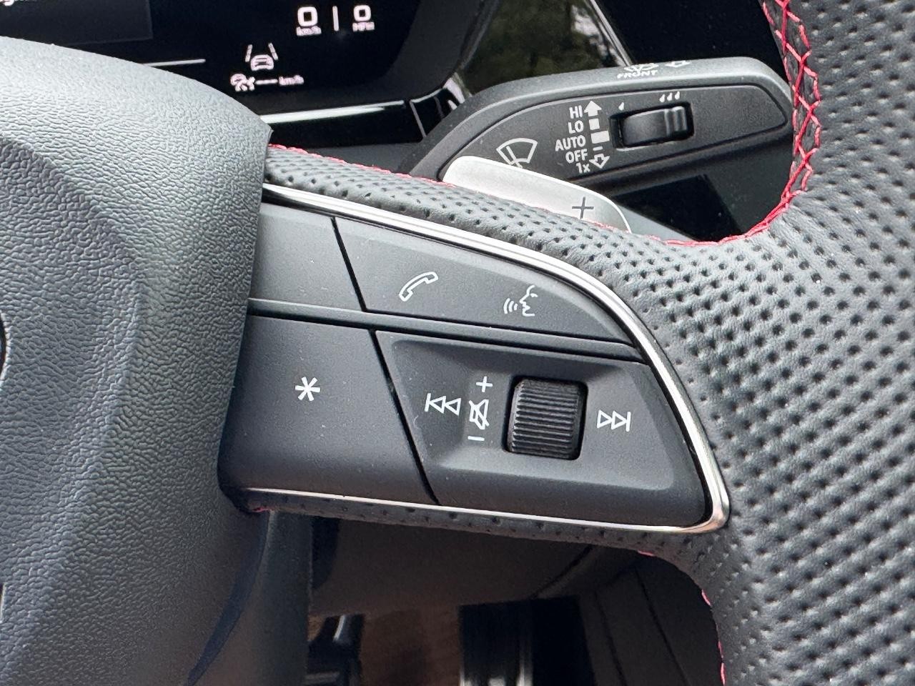 Audi S3 Vehicle Full-screen Gallery Image 24