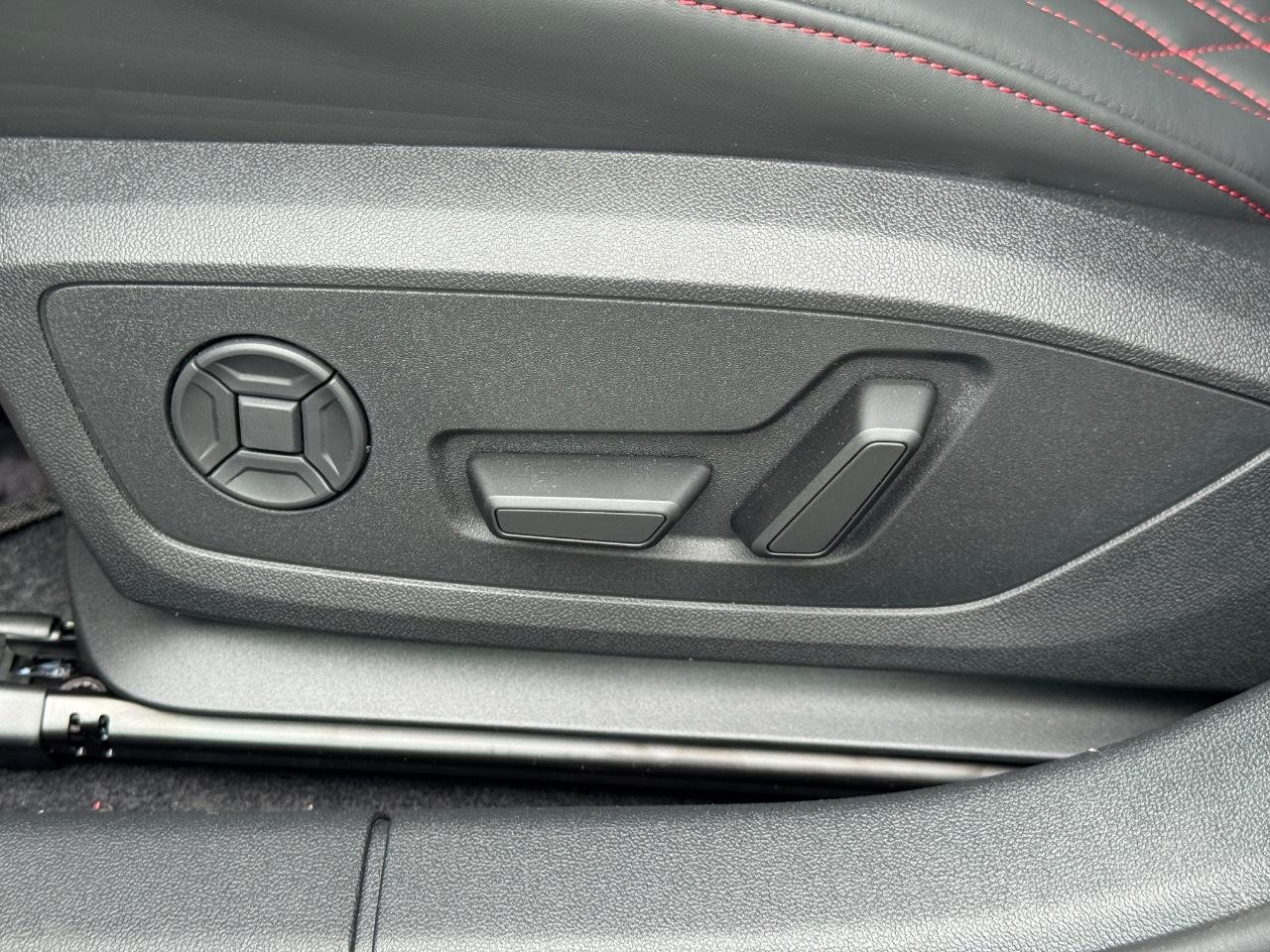 Audi S3 Vehicle Full-screen Gallery Image 33