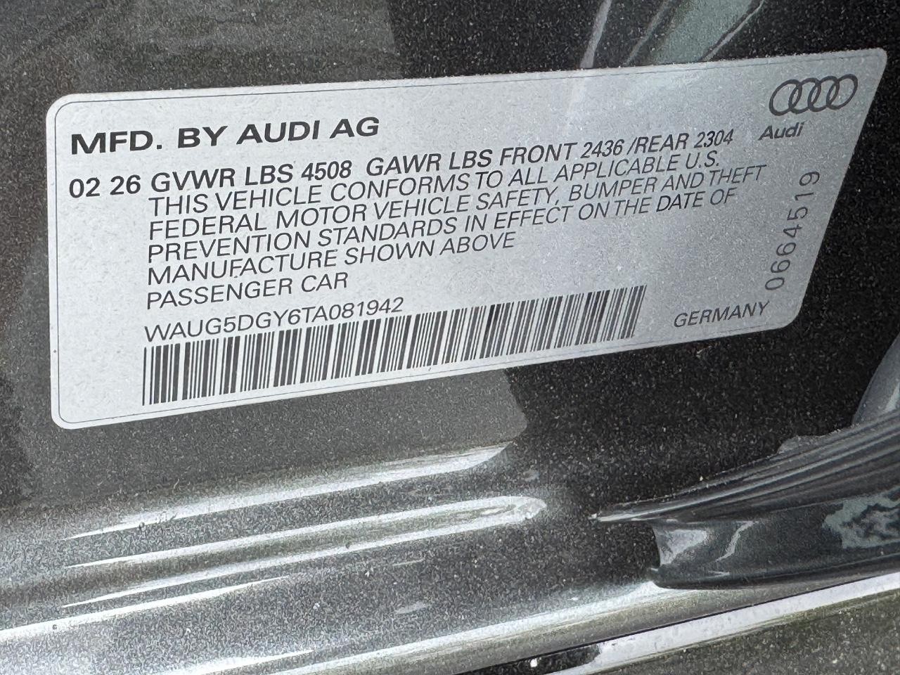 Audi S3 Vehicle Full-screen Gallery Image 35