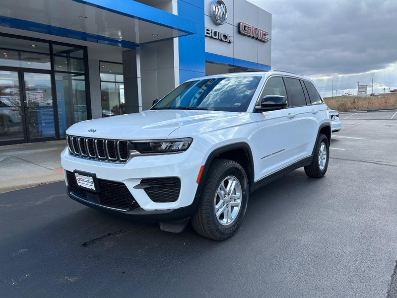 Jeep Grand Cherokee Vehicle Full-screen Gallery Image 02