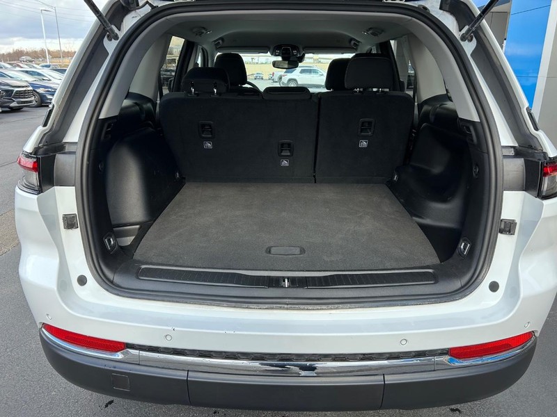 Jeep Grand Cherokee Vehicle Full-screen Gallery Image 07